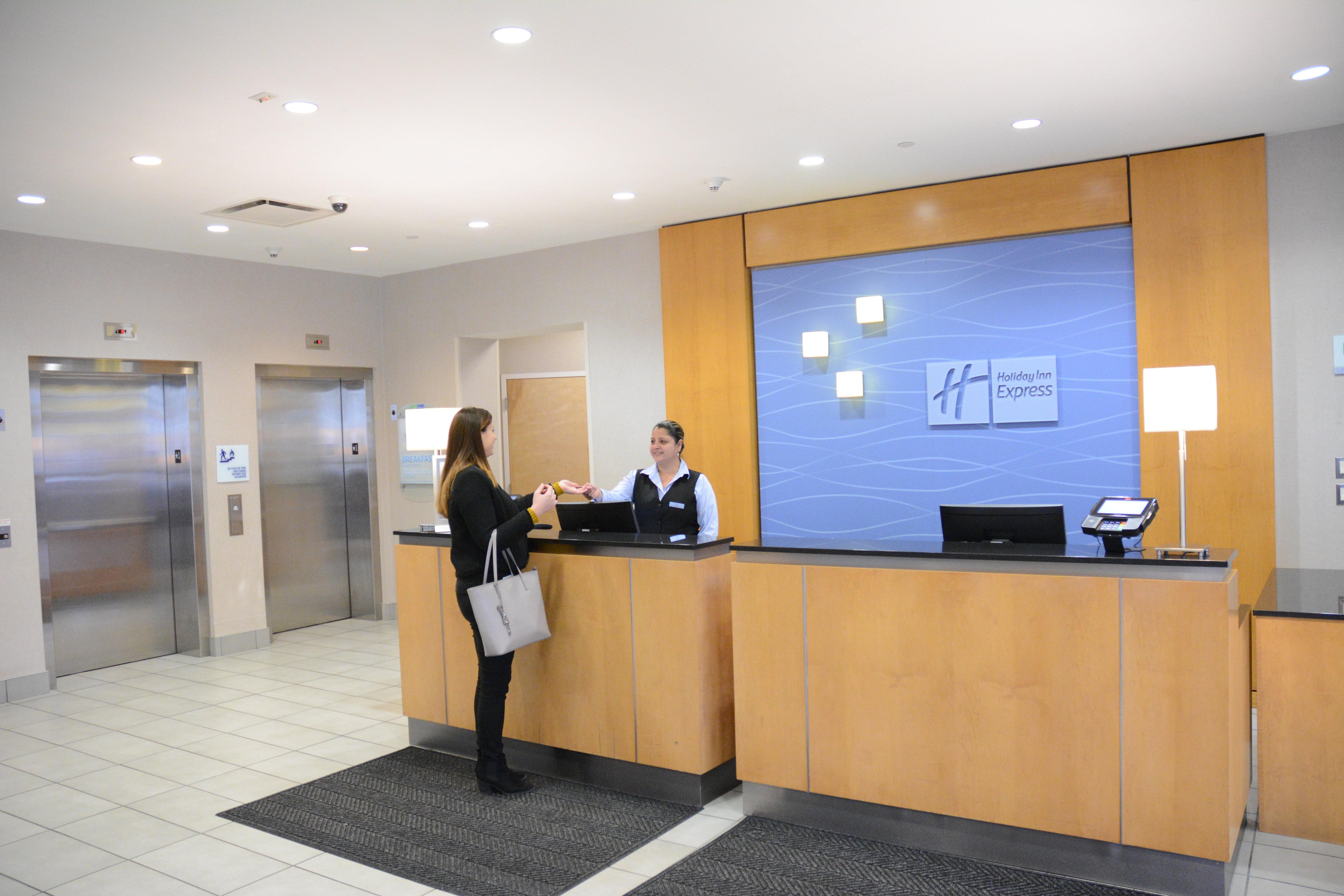 Holiday Inn Express Stamford, An Ihg Hotel Exterior foto